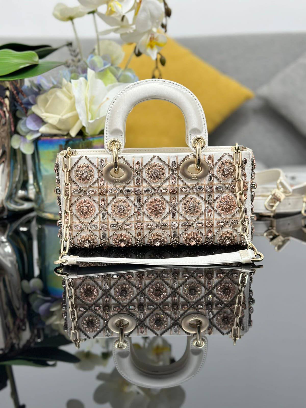 Lady Dior
*Size 17 cm*
For Price 👇 WhatsApp✅
0568585901 
0507557372
0552275751 Owner Zain 👌

Zain274
♥️♥️♥️