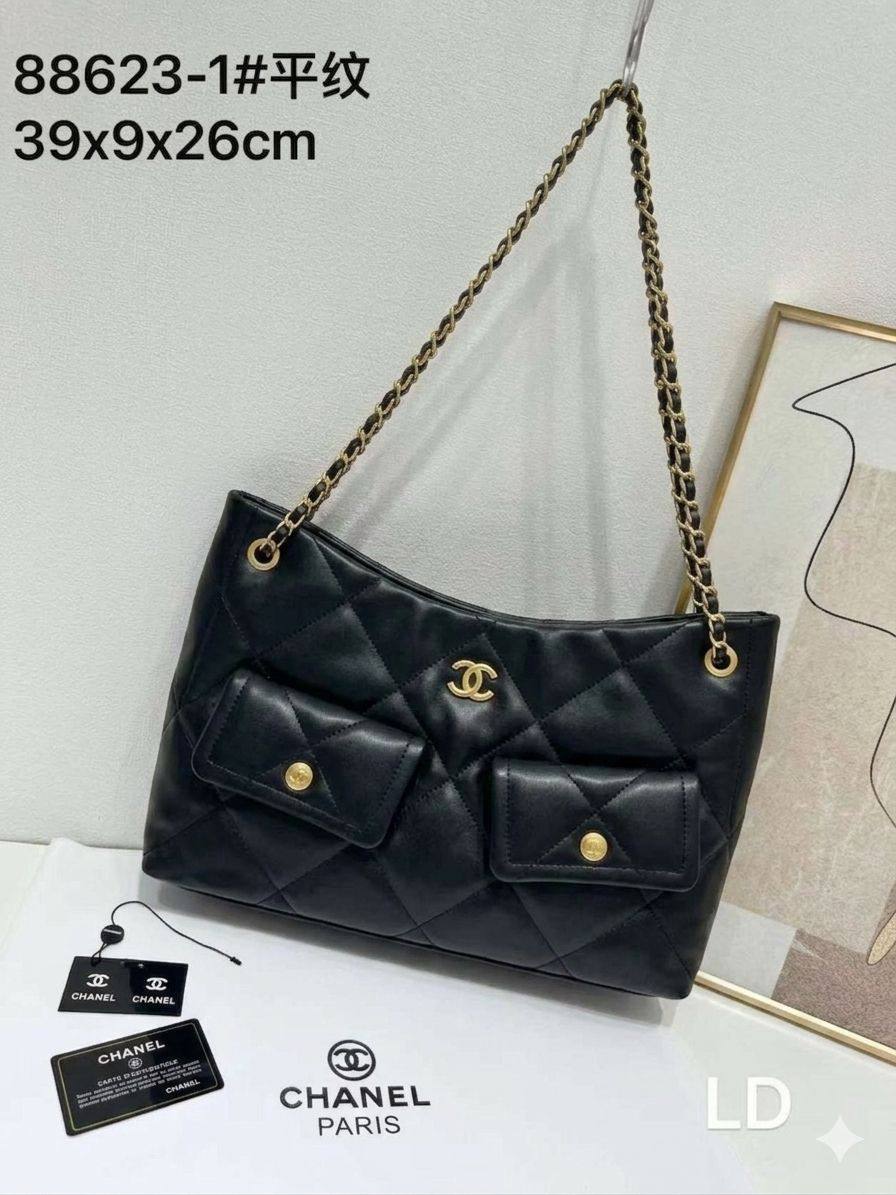 CHANEL Totebag
2 side pocket design
Chain gold belt strap
NO BOX
size : 39cm

100 dhs🇦🇪🇦🇪

Zain239
♥️♥️♥️