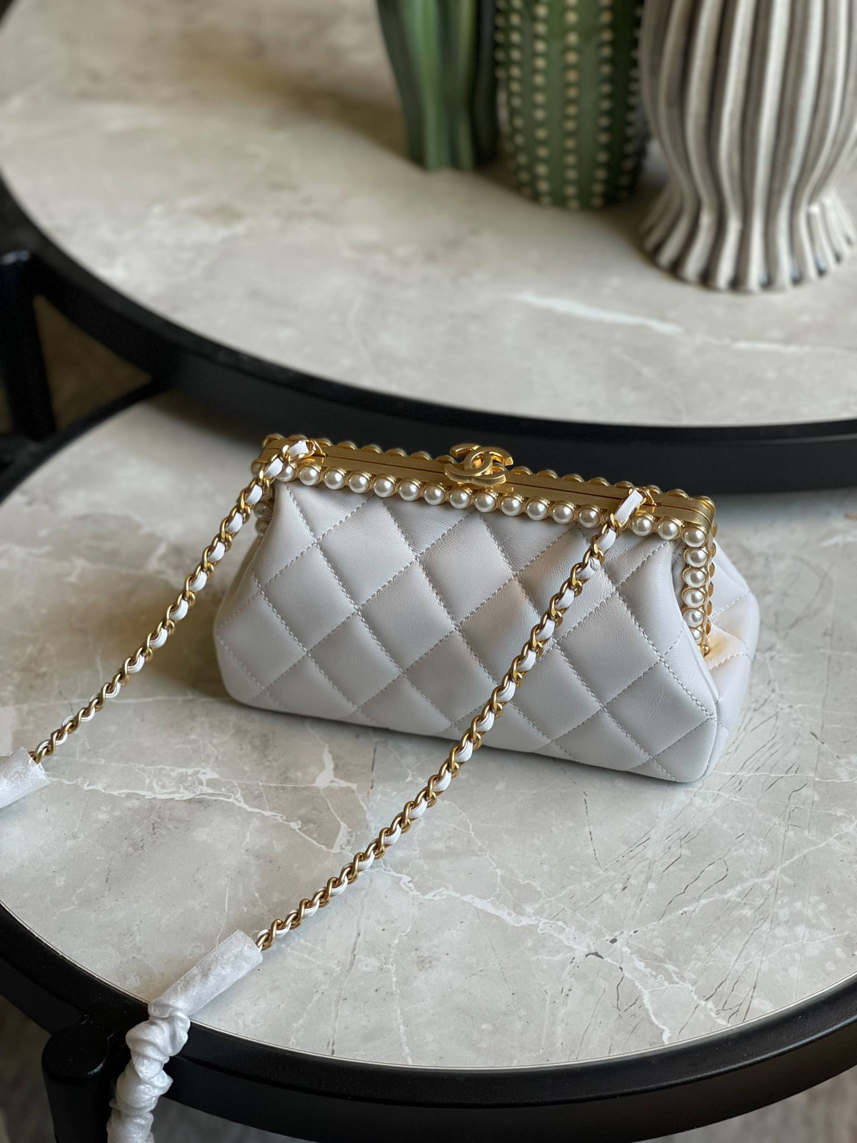 CHANEL✨
Available original box 📦 
With full packing 🎀🎀
Super high quality 💥💥

For Price 👇 WhatsApp✅
0568585901 
0507557372
0552275751 Owner Zain 👌

Zain283
♥️♥️♥️