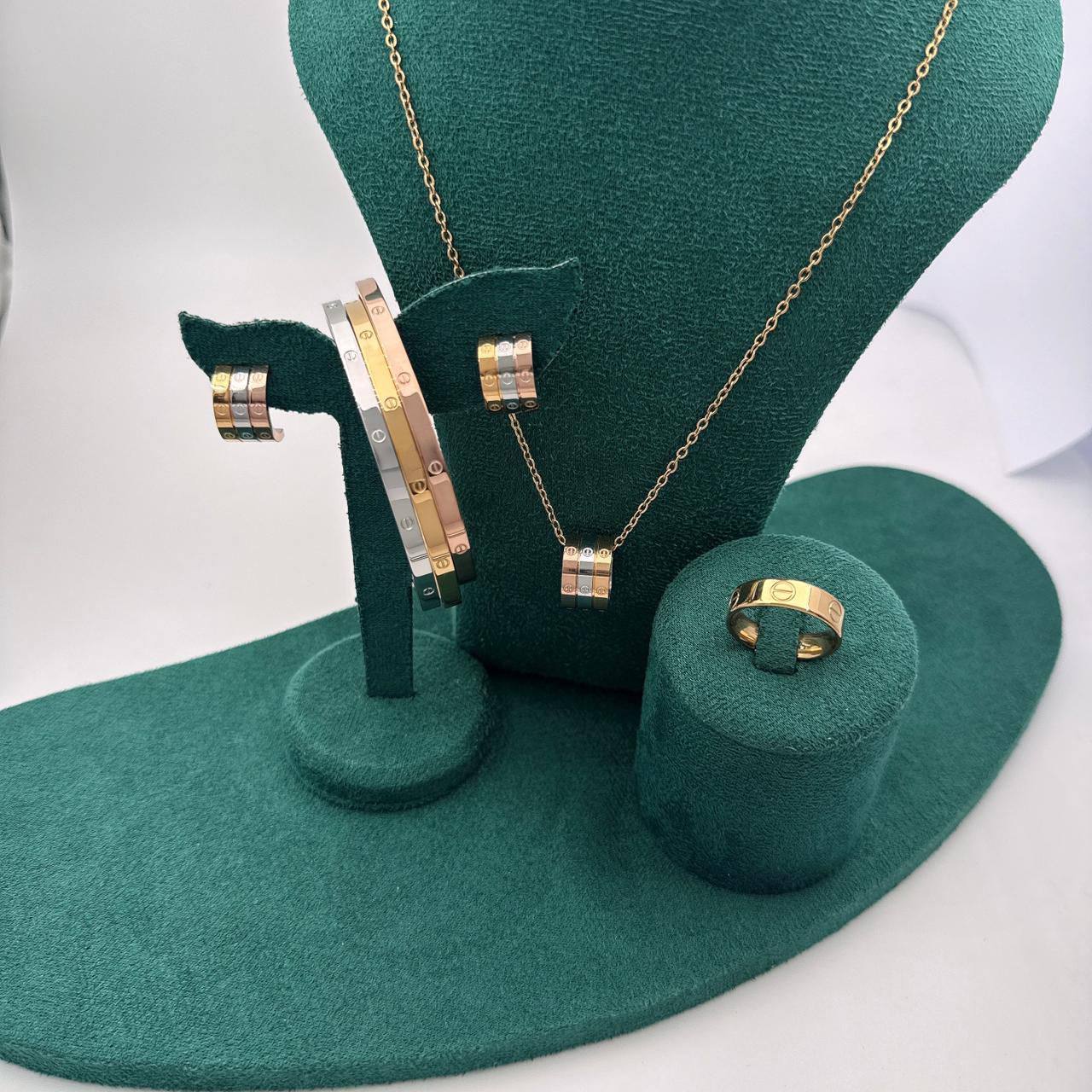 Accessories Set
45 dhs🪙🌨️

Zain45
♥️♥️♥️