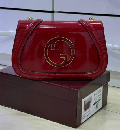 Gucci

95 dhs✅

with box
🎁🎁🎁

Zain72
♥️♥️♥️