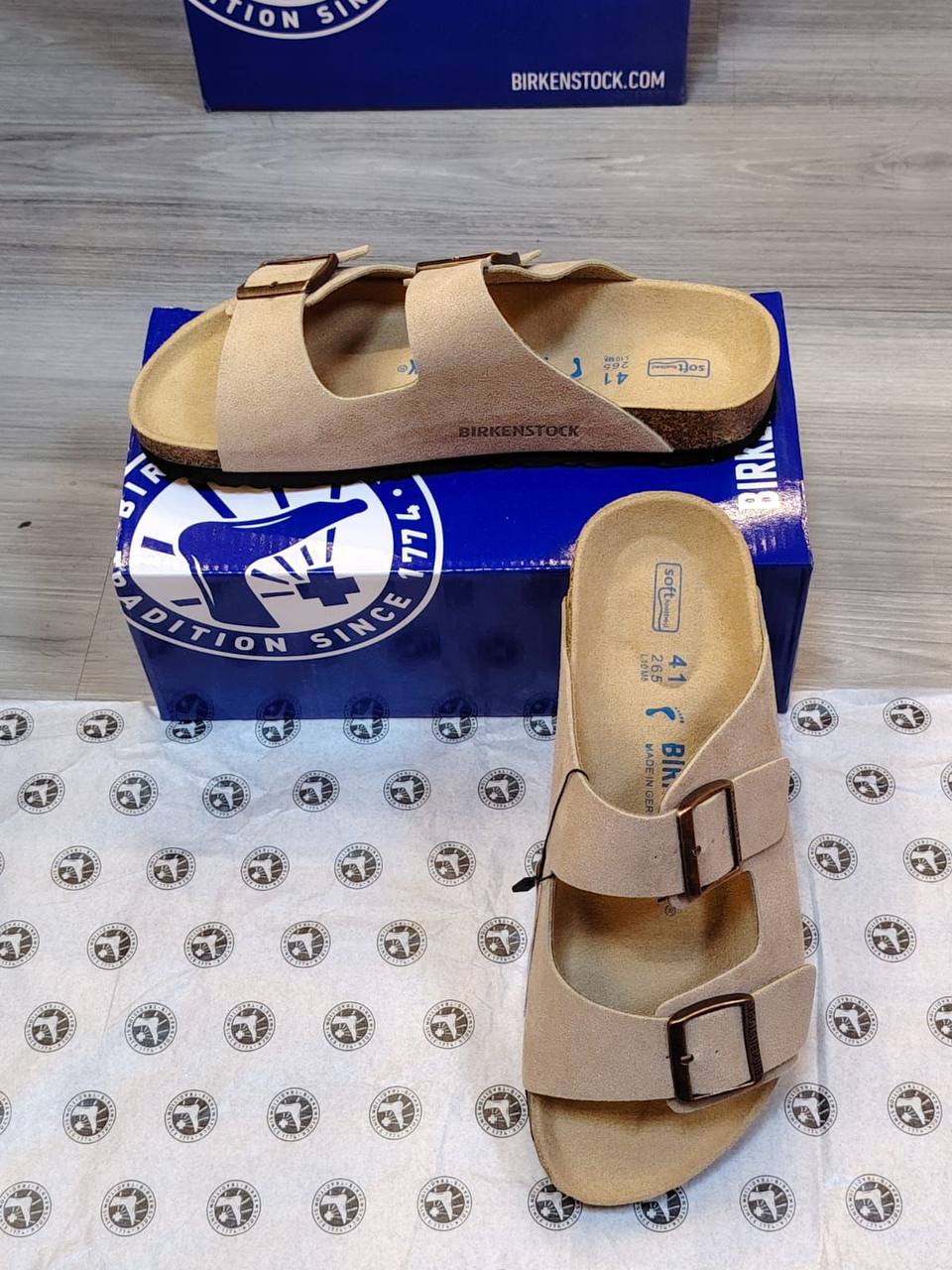 Birkenstock High Quality, New Arrived 
Size 36 To 45
105 dhs✅

Zain120
♥️♥️♥️
