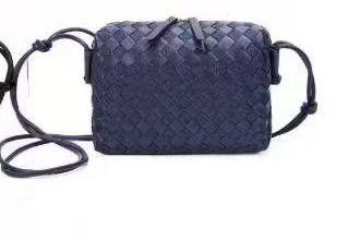 BOTTEGA   
GOOD QUALITY 
SIZE:20×10×17cm   
90 dhs🪙

withbox  
🎁🎁🎁

Zain04
♥️♥️♥️