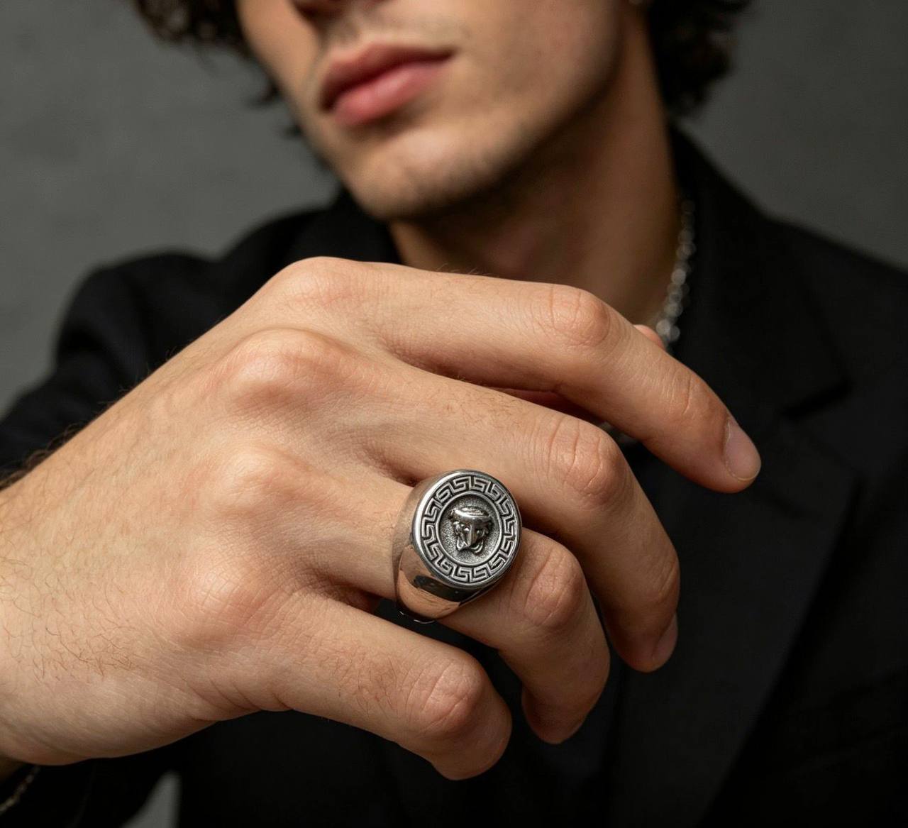 Ring
Men’s 💍 
35 dhs✅
With normal box 📦

Zain263
♥️♥️♥️