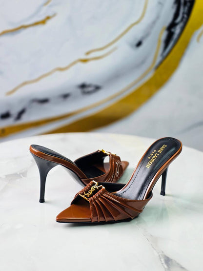 YSL
Super *AAA* *+* Quality 💯 
With original packing🎁🎁
SIZE:36and41
Available now
400 dhs💓

Zain309
♥️♥️♥️