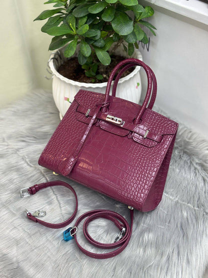 HERMES
SIZE  ……… 25CM 🥰🥰🥰
105 dhs🪙🌨️

Zain244
♥️♥️♥️