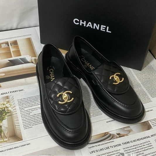 CHANEL
280 dhs💓
*SIZE  36   TO   41*

ZainK
♥️♥️♥️