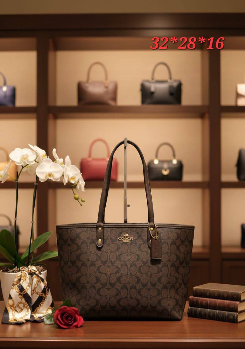 COACH TOTE
95 dhs🪙🌨️

Zain254
♥️♥️♥️