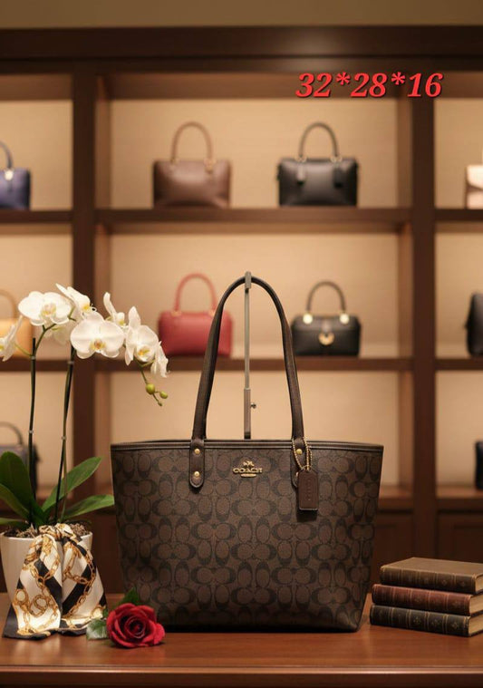 COACH TOTE
95 dhs🪙🌨️

Zain254
♥️♥️♥️
