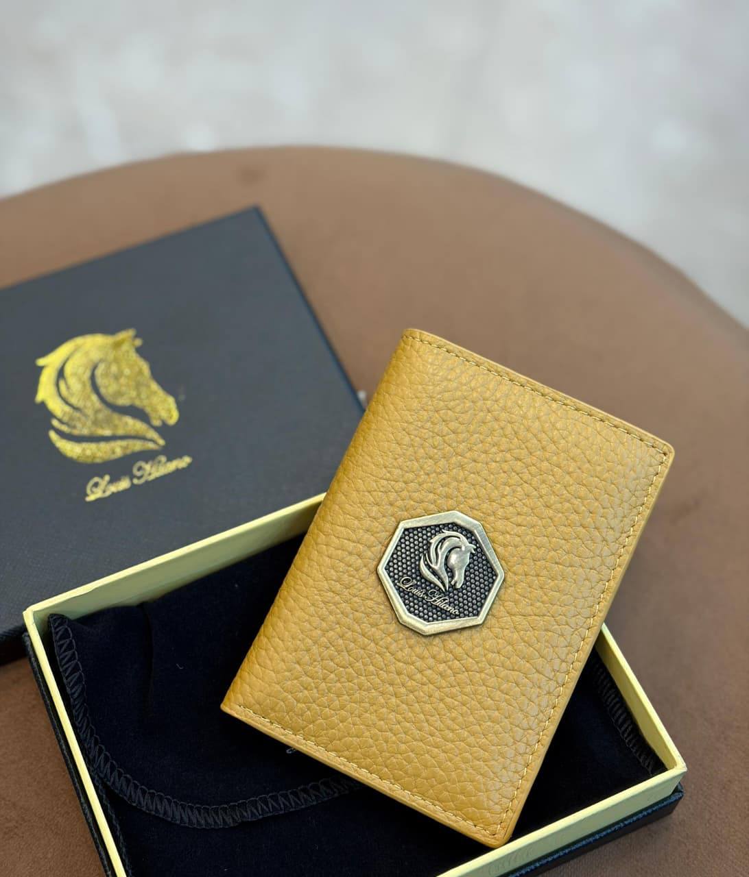 Louis Hilano wallet master quality with box and paper bag 
105 dhs🌺

Zain59
♥️♥️♥️