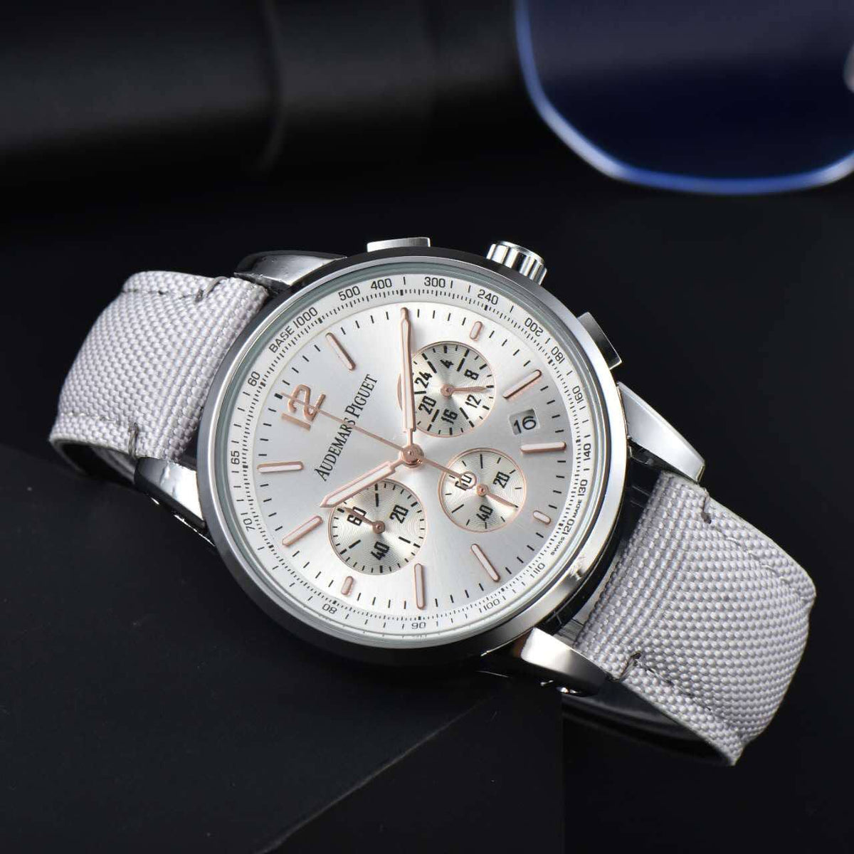 stop  watch  
35AED

with original box  
90 dhs🇦🇪🇦🇪

Zain85
♥️♥️♥️