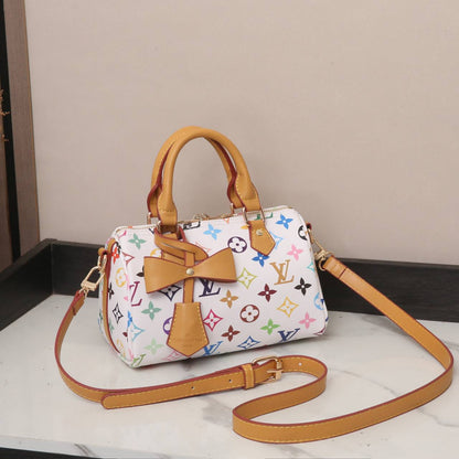 LV
Best quality WITH BOX
100 dhs🇦🇪🇦🇪
size 20CM

Zain290
♥️♥️♥️