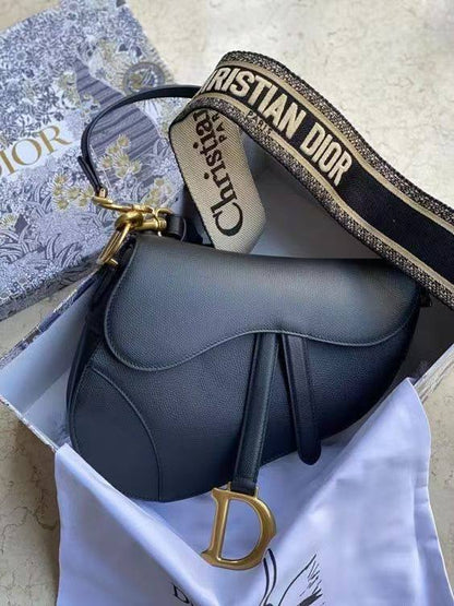 Dior

110 dhs✅

With box
🎁🎁🎁

Zain219
♥️♥️♥️