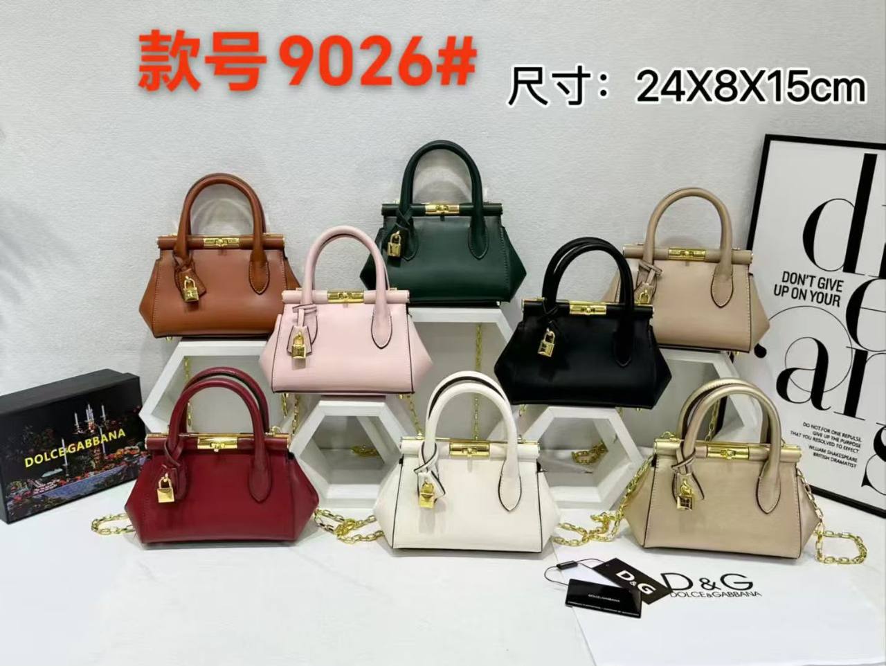 D&G
good quality
120 dhs🇦🇪🇦🇪
with box

Zain143
♥️♥️♥️