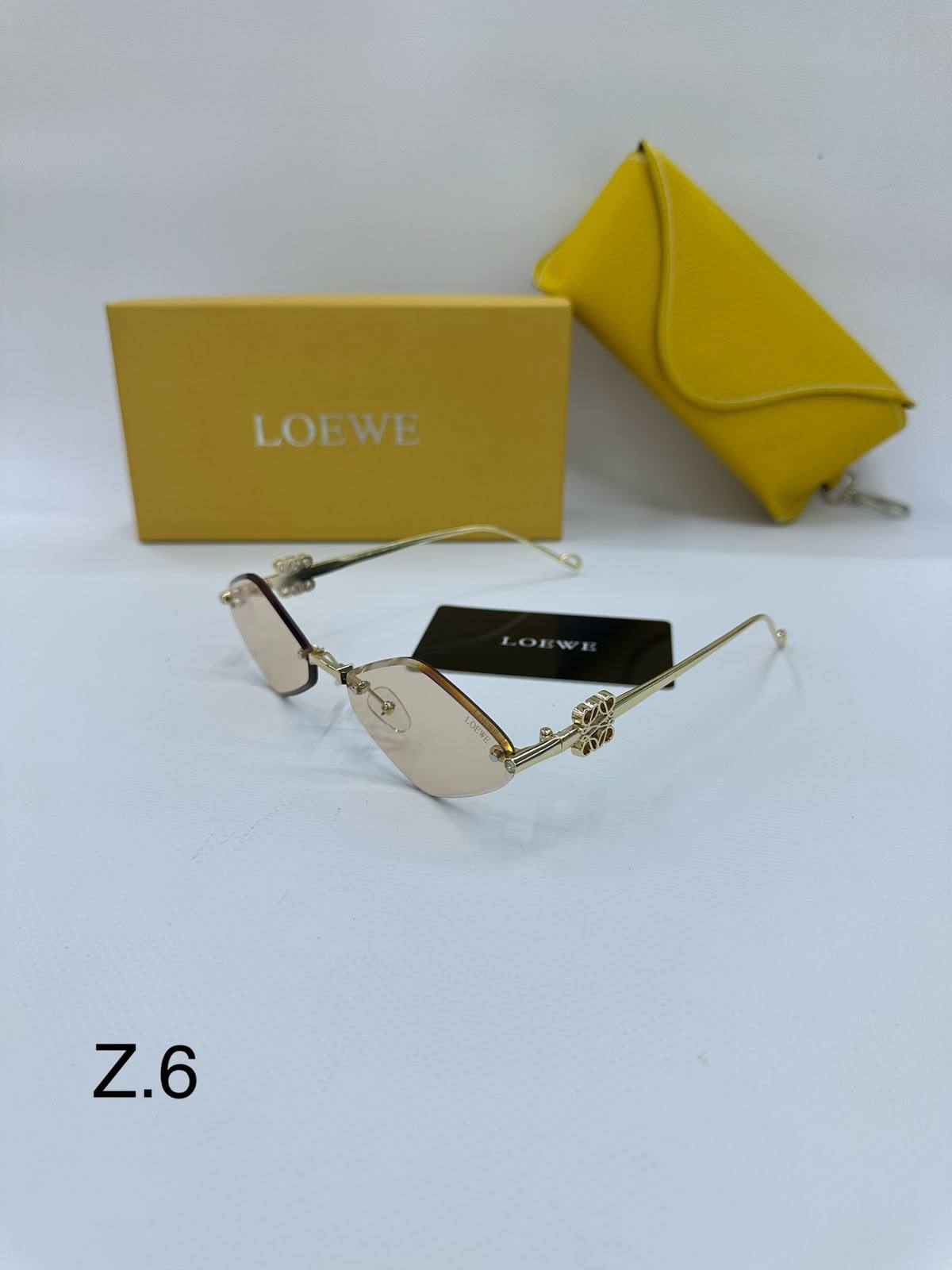 Sunglasses
A+ Quality 
Available more designs 

45 dhs🇦🇪 same box 📦

Zain48
♥️♥️♥️
