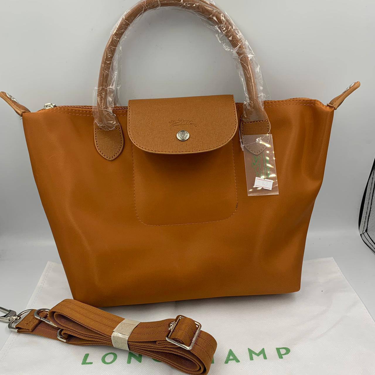 LONG CHAMP 
50 dhs🪙🌨️

Zain40
♥️♥️♥️