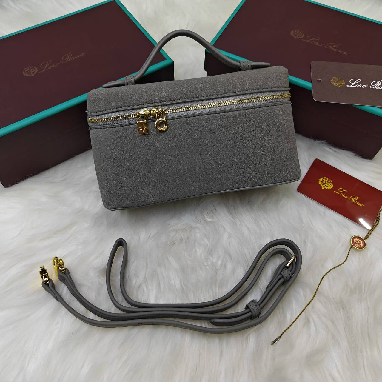 Loro Piana

90 dhs💓

with box
🎁🎁🎁

Zain235
♥️♥️♥️
