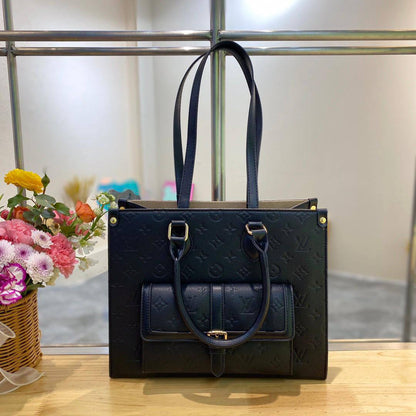 LV
85 dhs✅
size 31×13×25cm

Zain42
♥️♥️♥️
