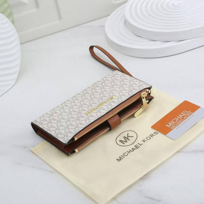 MK Wallets
55 dhs🪙💚
high quality

Zain26
♥️♥️♥️