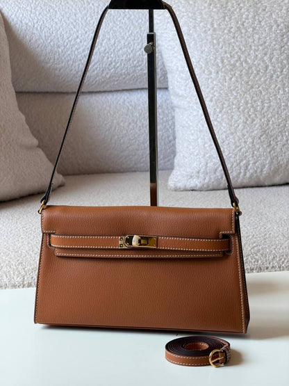 Hermes

 elan 27cm💥Master quality ✅with box📦

380 dhs✅

Zain52
♥️♥️♥️