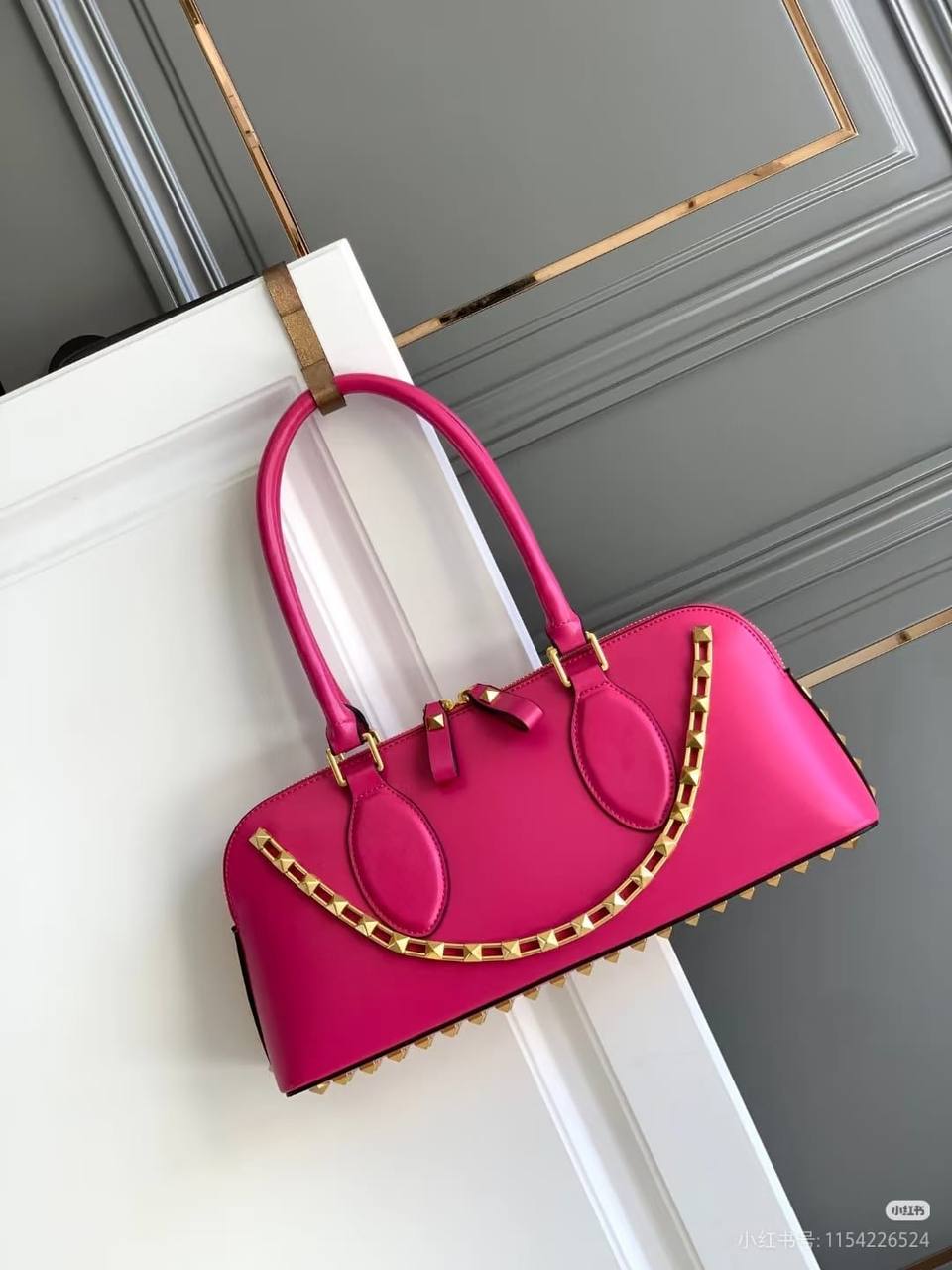 Valentino
Master🌺🌺
260 dhs💓

Zain10
♥️♥️♥️