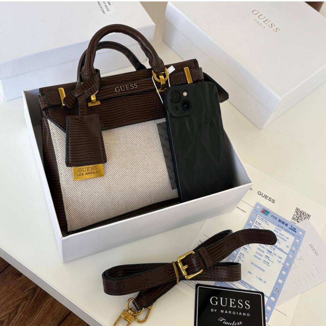 Guess
high quality
 with box
100 dhs🪙🌨️

Zain26
❤️❤️❤️