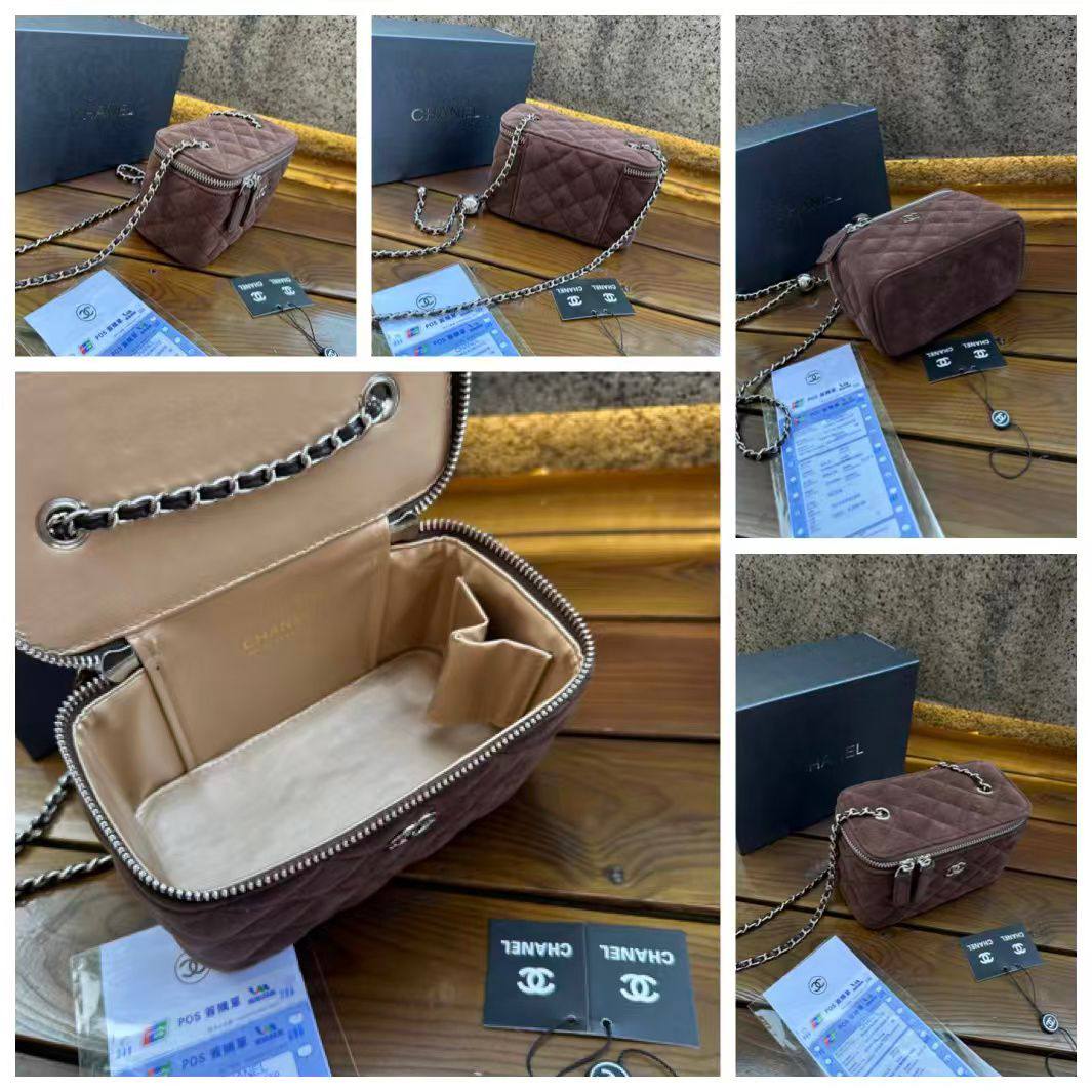 Chanel
good quality
withbox 
🎁🎁🎁

100 dhs🪙🖤

Zain143
♥️♥️♥️