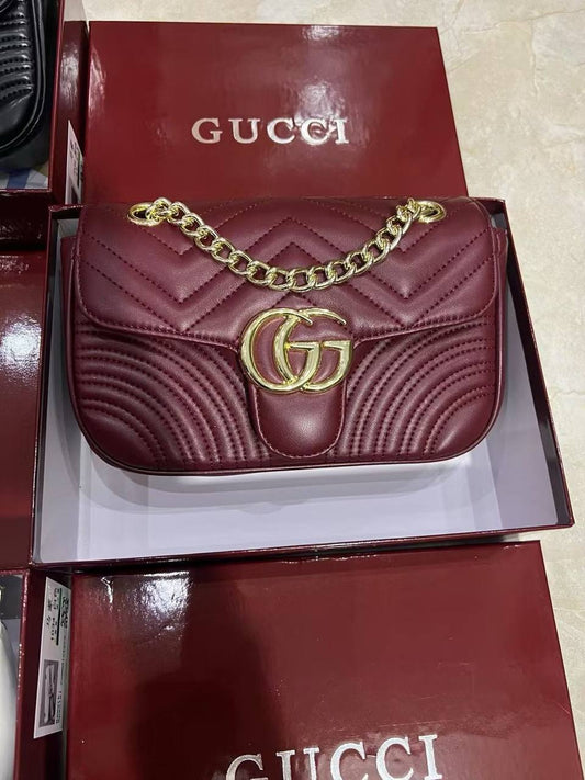GUCCI 
GOOD QUALITY 💯
90 dhs🪙💚
WITH BOX 📦

Zain28
♥️♥️♥️