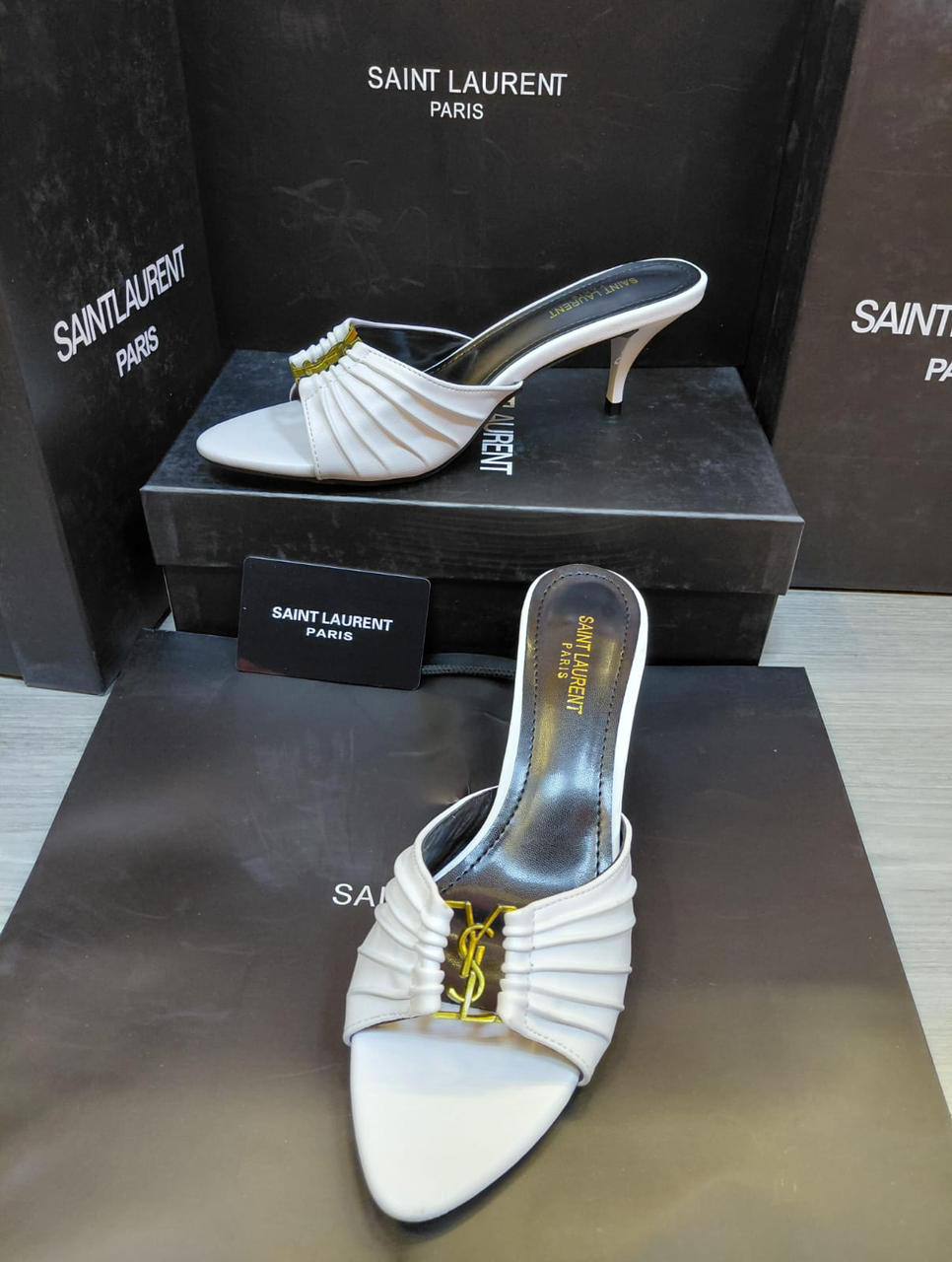 YSL
 High Quality 
Size 36 To 41
105 dhs🇦🇪🇦🇪

Zain120
♥️♥️♥️