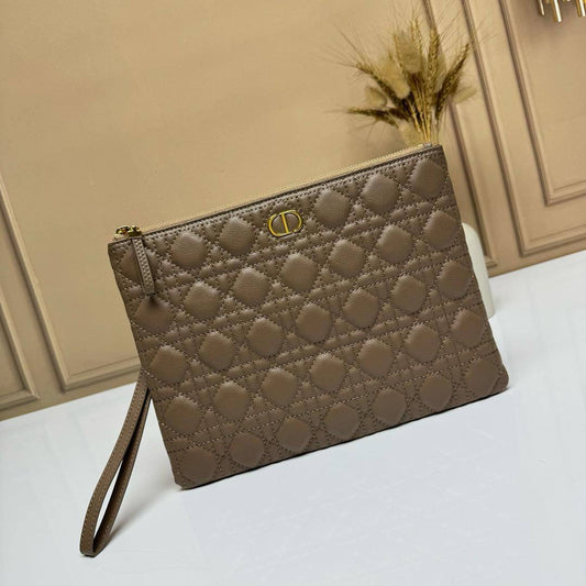 Dior Master

240 dhs❤️💁‍♂️

Zain228
♥️♥️♥️