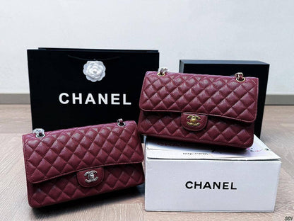 CHANEL NEW CAME HIGH QUALITY WITH FOLDING BOX 
130 dhs🇦🇪🇦🇪
(caviar)

Zain295
♥️♥️♥️