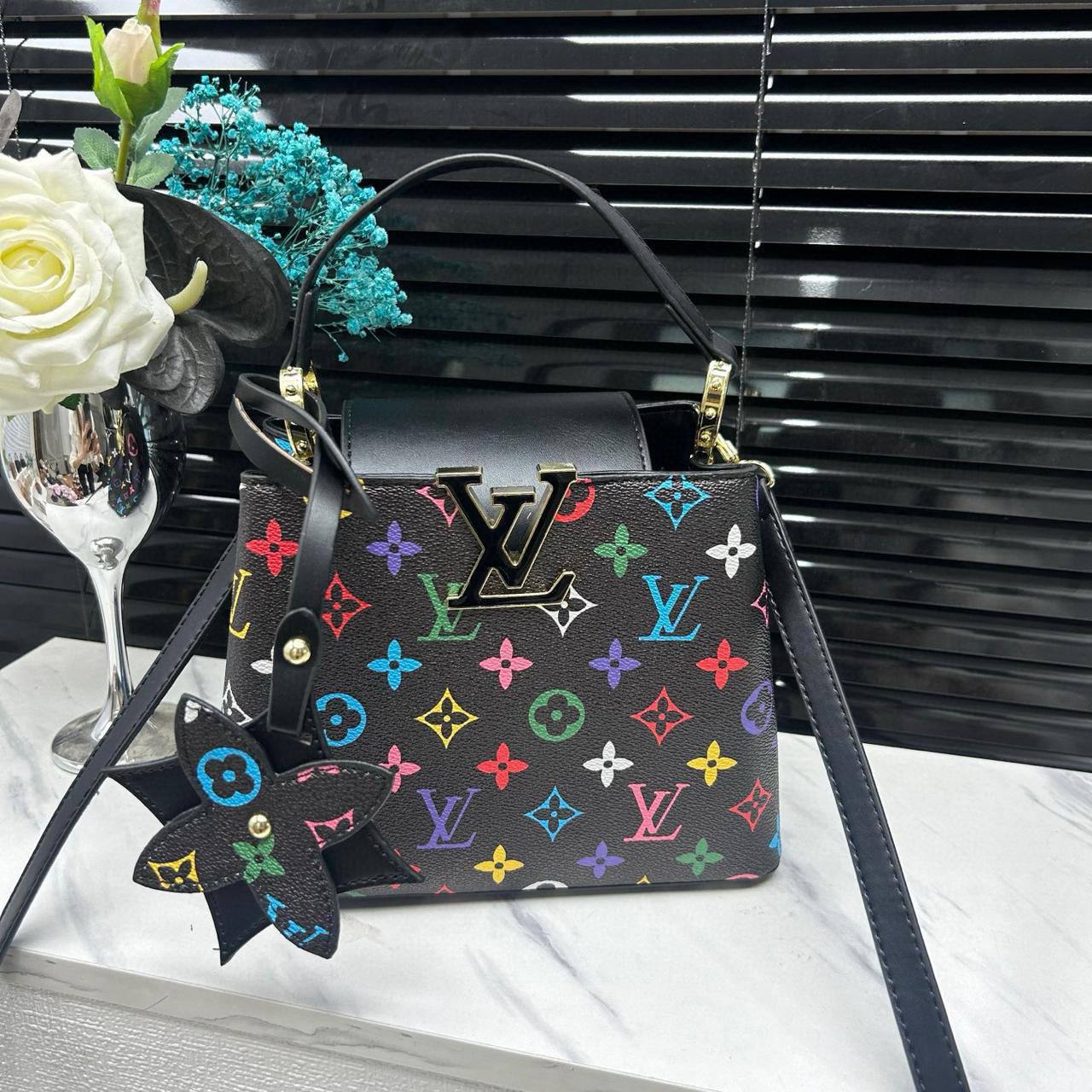 LV

85 dhs🌺

With box
🎁🎁🎁

Zain219
♥️♥️♥️