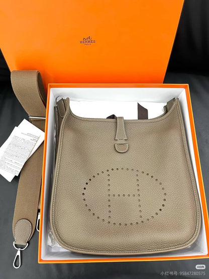 Hermes
Master ❣️❣️
270 dhs✅
23cm

Zain10
♥️♥️♥️