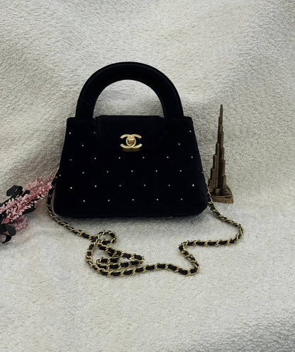 Chanel 

Master
 20Cm 

With Box
🎁🎁🎁

240 dhs💓

Zain131
♥️♥️♥️