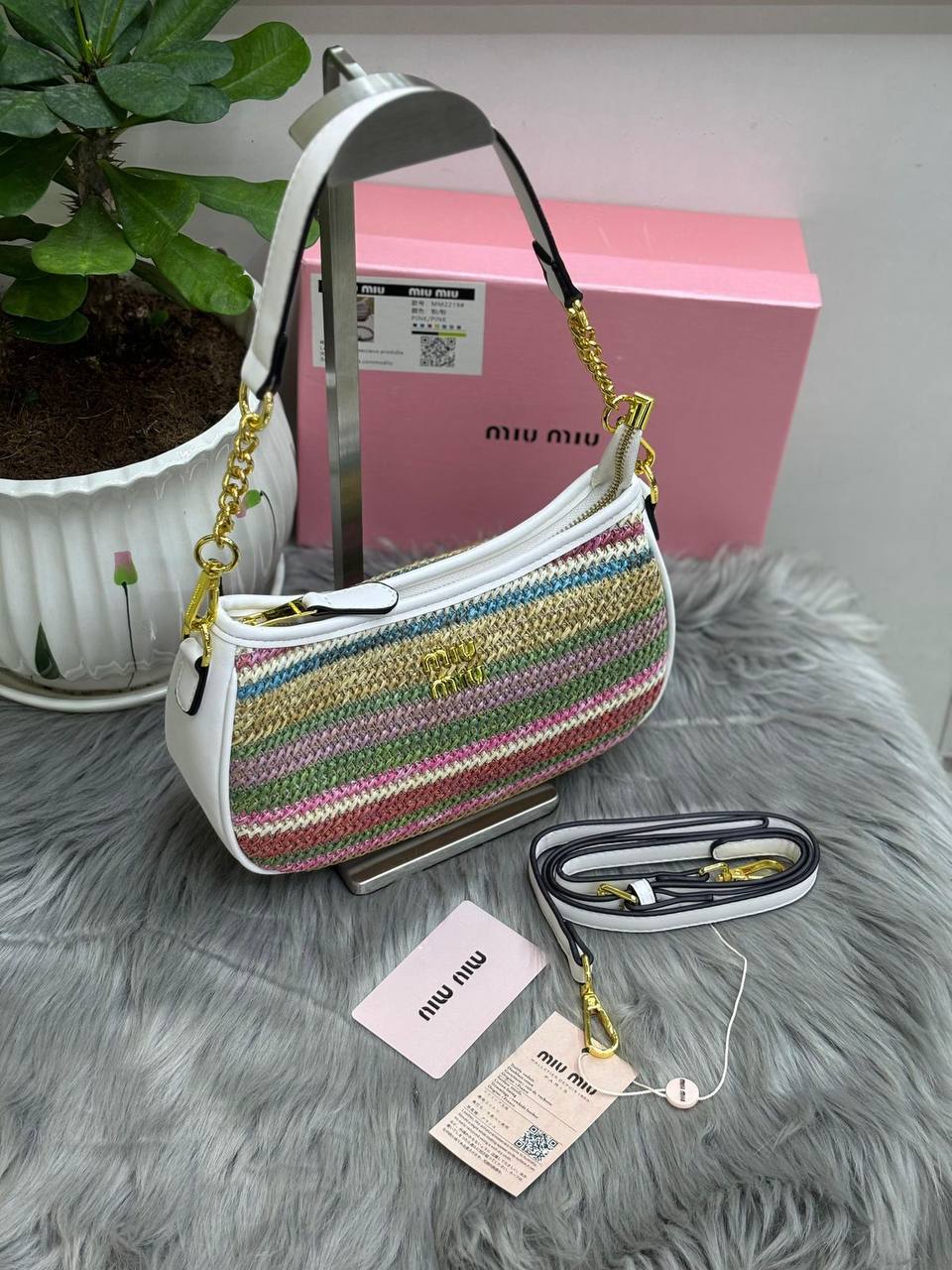 MIU MIU
SIZE  ……… 25 CM 🥰
85 dhs✅
with BOX🌷

Zain244
♥️♥️♥️