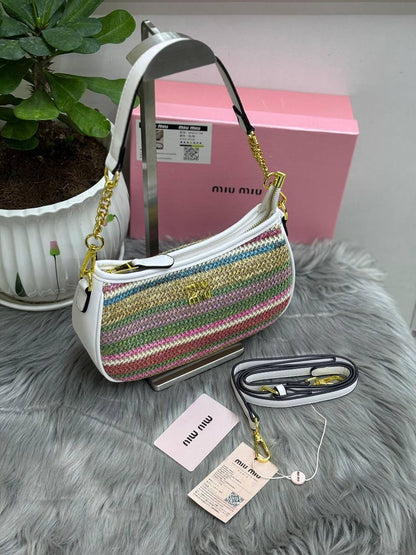 MIU MIU
SIZE  ……… 25 CM 🥰
85 dhs✅
with BOX🌷

Zain244
♥️♥️♥️