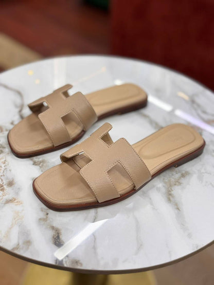 Hermesn
Size 36-41
100 dhs✅
High Quality

Zain55
♥️♥️♥️