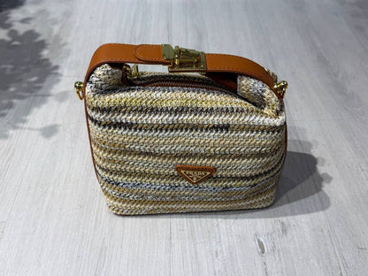 PRADA 
Rainbow beach bag 
21 cm
95 dhs✅

Zain254
♥️♥️♥️