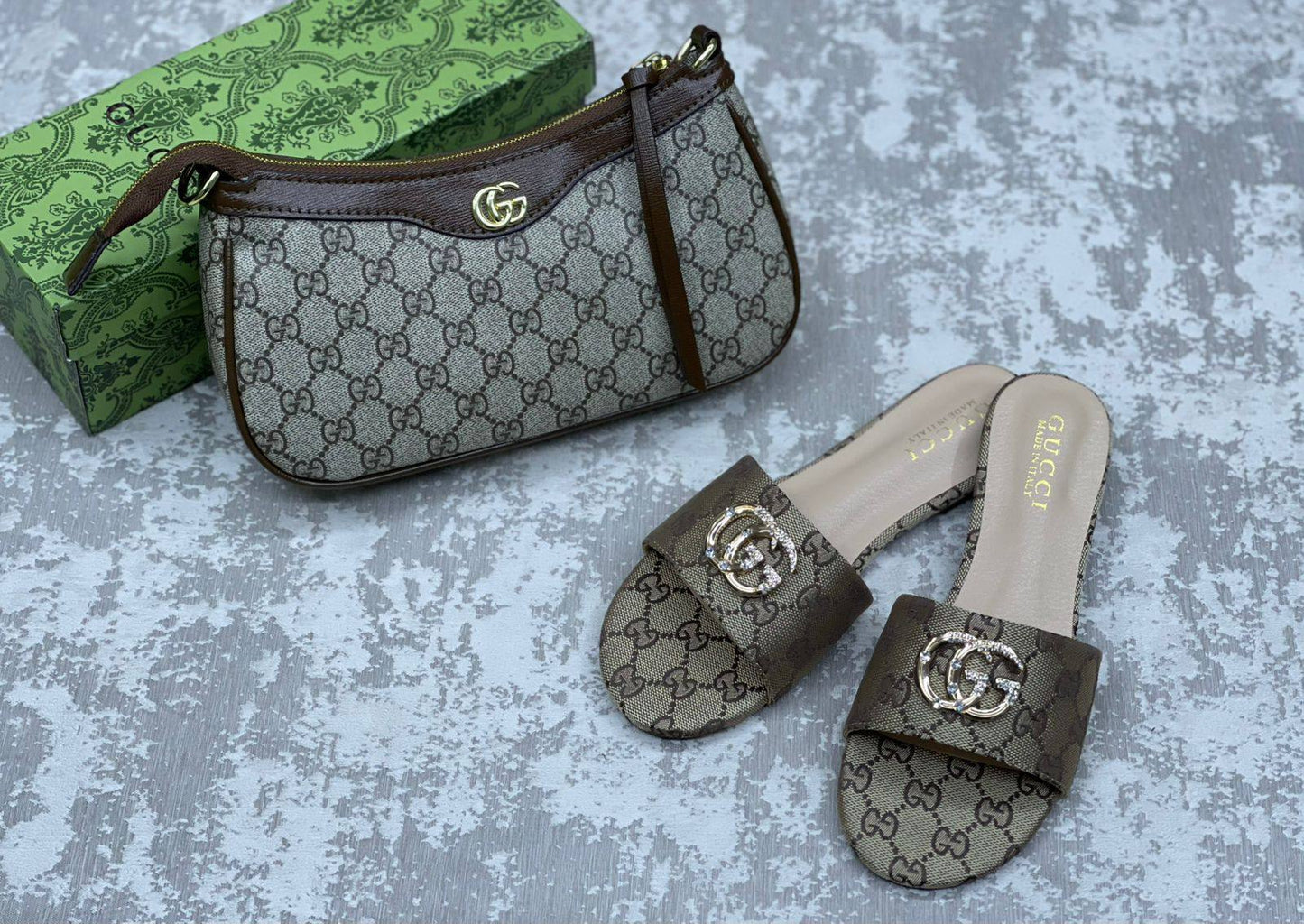Gucci
Bag&shoes. Set.  
170 dhs❣️

Zain175
♥️♥️♥️