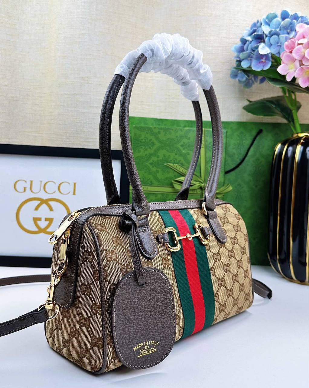 GUCCI 

NEW CAME 
HIGH QUALITY 

WITH BOX 
125 dhs🇦🇪🇦🇪

Zain39
♥️♥️♥️