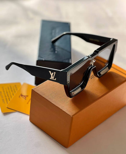𝙇𝙊𝙐𝙄𝙎 𝙑𝙐𝙄𝙏𝙏𝙊𝙉
Super master quality 💯
For Price 👇 WTSP Text Zain 0568585901

Zain281
♥️♥️♥️