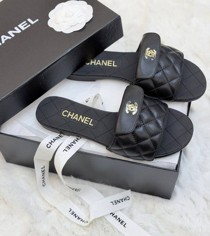 😍  CHANEL 😍
💎 _*VIP QUALITY*_ 💎
✨ Size 37 To 41 ✨
450 dhs💛

Zain292
♥️♥️♥️