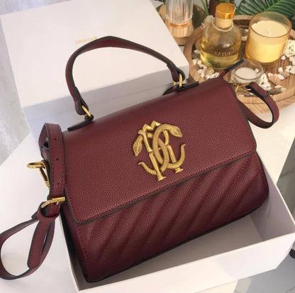 Roberto Cavalli
100 dhs🇦🇪🇦🇪
With box
Size25cm

Zain219
♥️♥️♥️