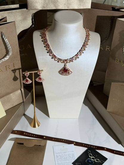 *BVlGARI*
New Collection 😍

Quality: Super Master 
Non -Tarnish color
For Price 👇 WTSP Text Zain 0568585901

Zain268
♥️♥️♥️