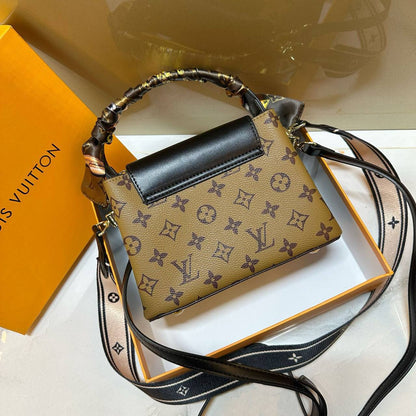 LV
GOOD QUALITY 

WITH BOX 
🎁🎁🎁

90 dhs🪙🖤

Zain39
♥️♥️♥️
