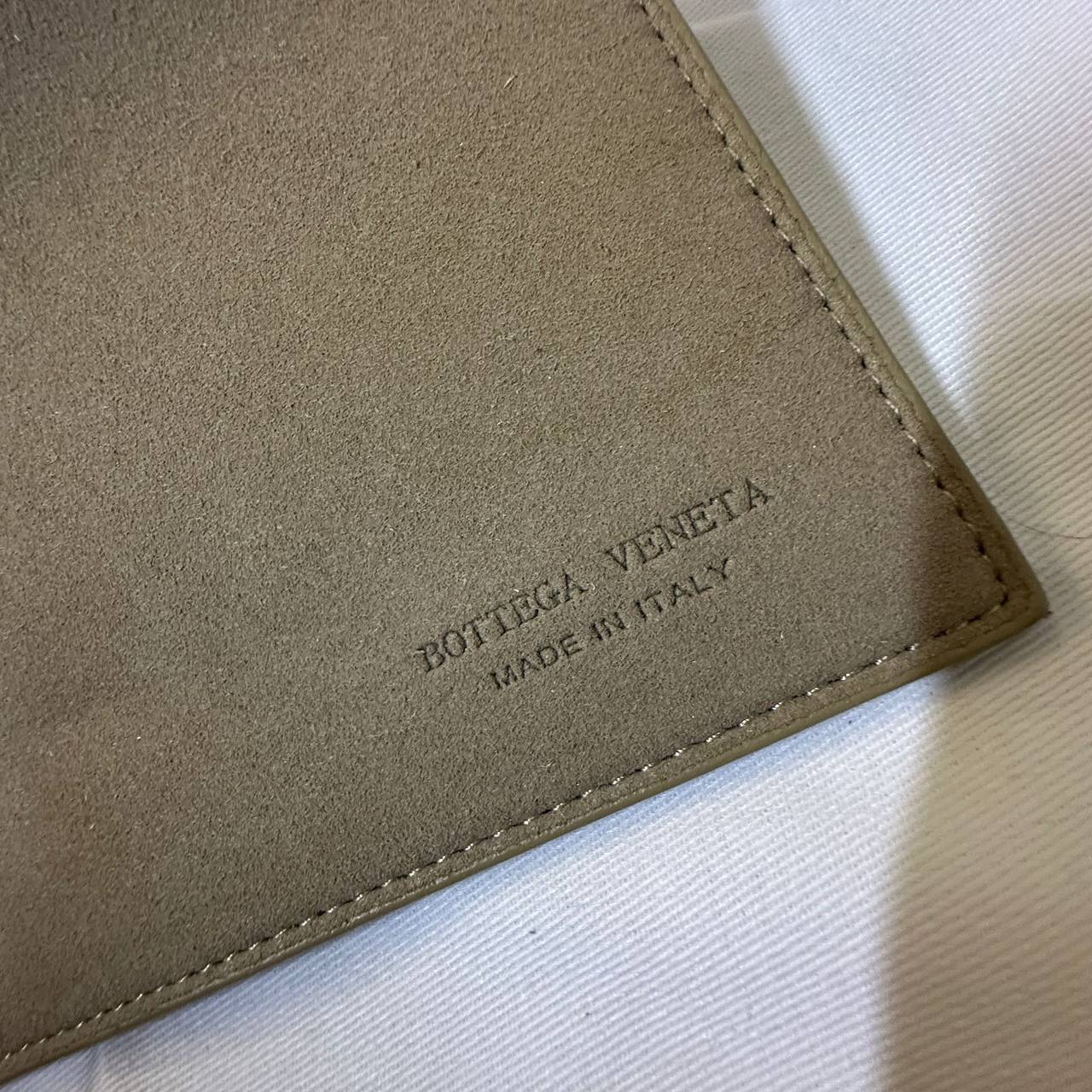 BOTTEGA
 MASTER COPY 
340 dhs✅
leather 

Zain295
♥️♥️♥️