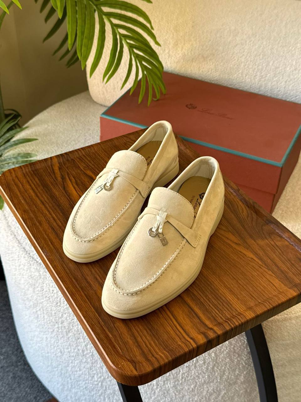 LORA PIANA 
SuperMaster Quality 💯
450 dhs💓
Size:36-41💥

Zain171
♥️♥️♥️