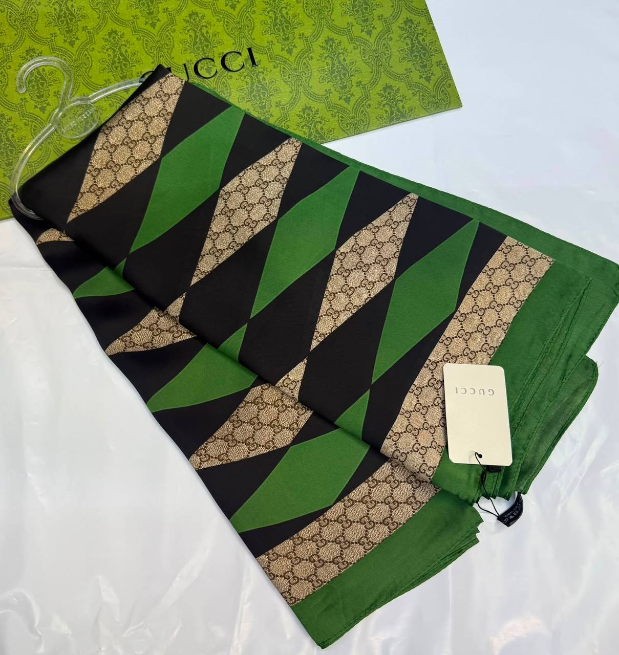 Silk scarf 🧣
40 dhs💓

Zain93
♥️♥️♥️