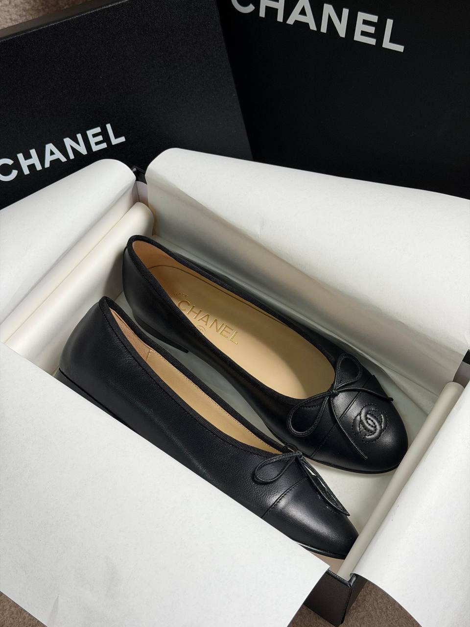 Chanel 
𝑨𝑨𝑨 𝑸𝒖𝒂𝒍𝒊𝒕𝒚
𝑺𝒊𝒛𝒆 𝟑𝟔 𝒕𝒐 𝟒2 
450 dhs✅

Zain81
♥️♥️♥️