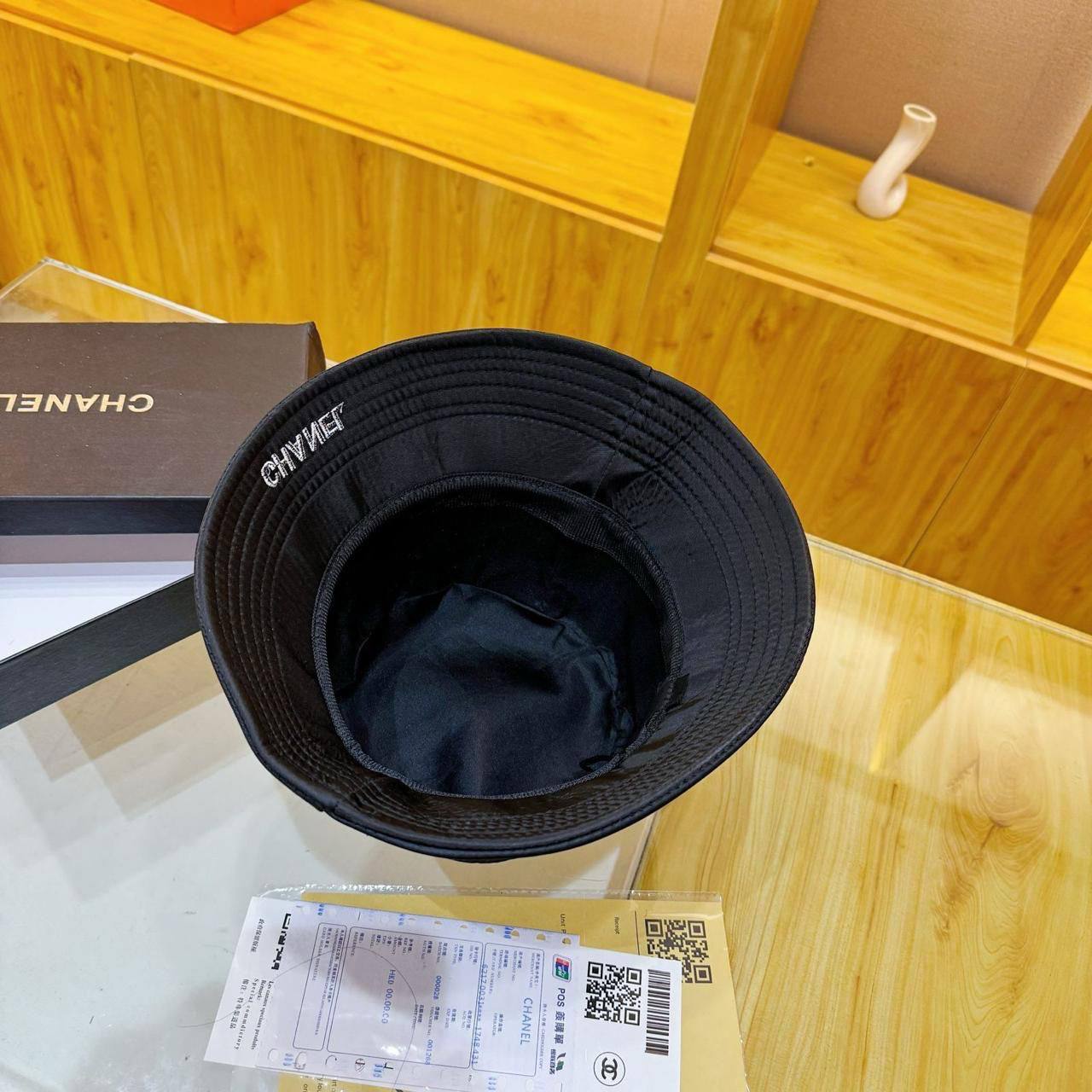 HAT
With box 
🎁🎁🎁

45 dhs🪙🌨️

Zain17
♥️♥️♥️